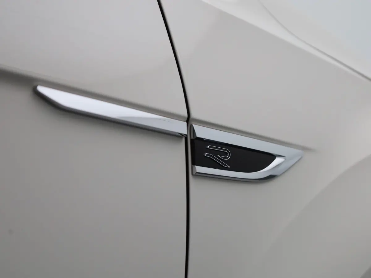 1.5 TSI R-Line | 150 PK| Achterklep Elektrisch | Achteruitrijcamera | Stoelverwarming | Dodehoekdetectie | LED Plus | Keyless Access
