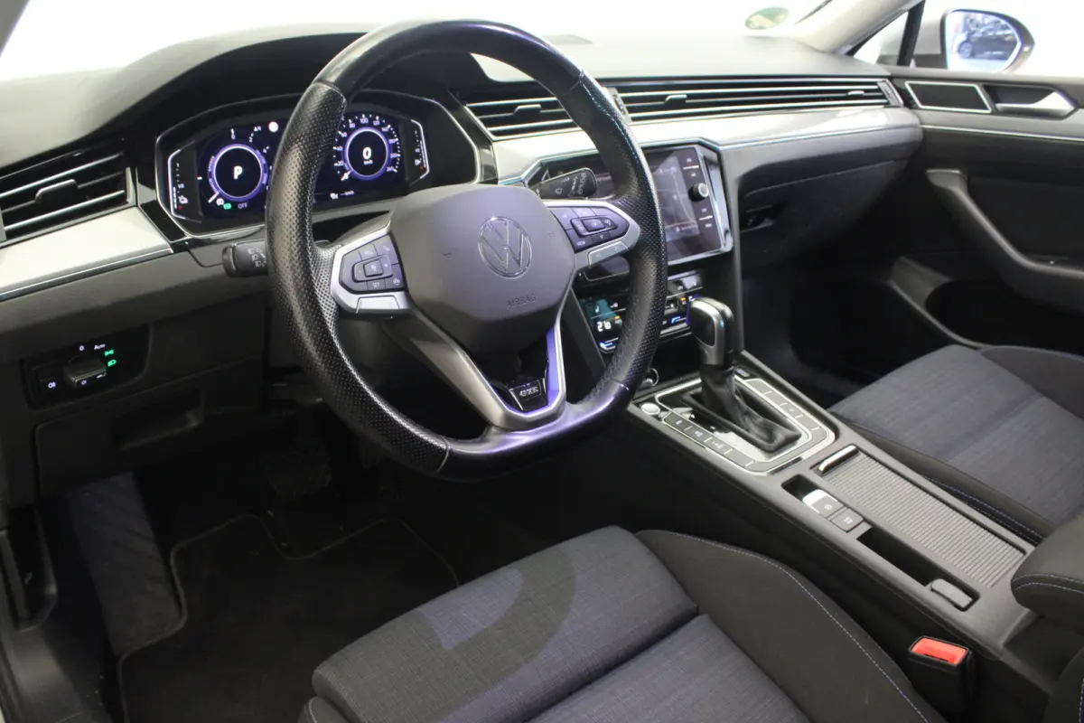 1.4 TSI PHEV GTE Business |Pano|Stoelverw.|Navi|