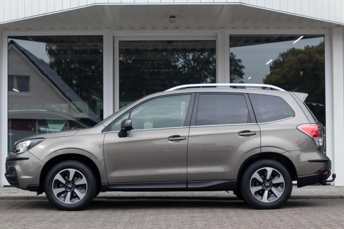 2.0 CVT AWD Luxury Plus | Eyesight | Trekhaak | Adaptive cruise control |
