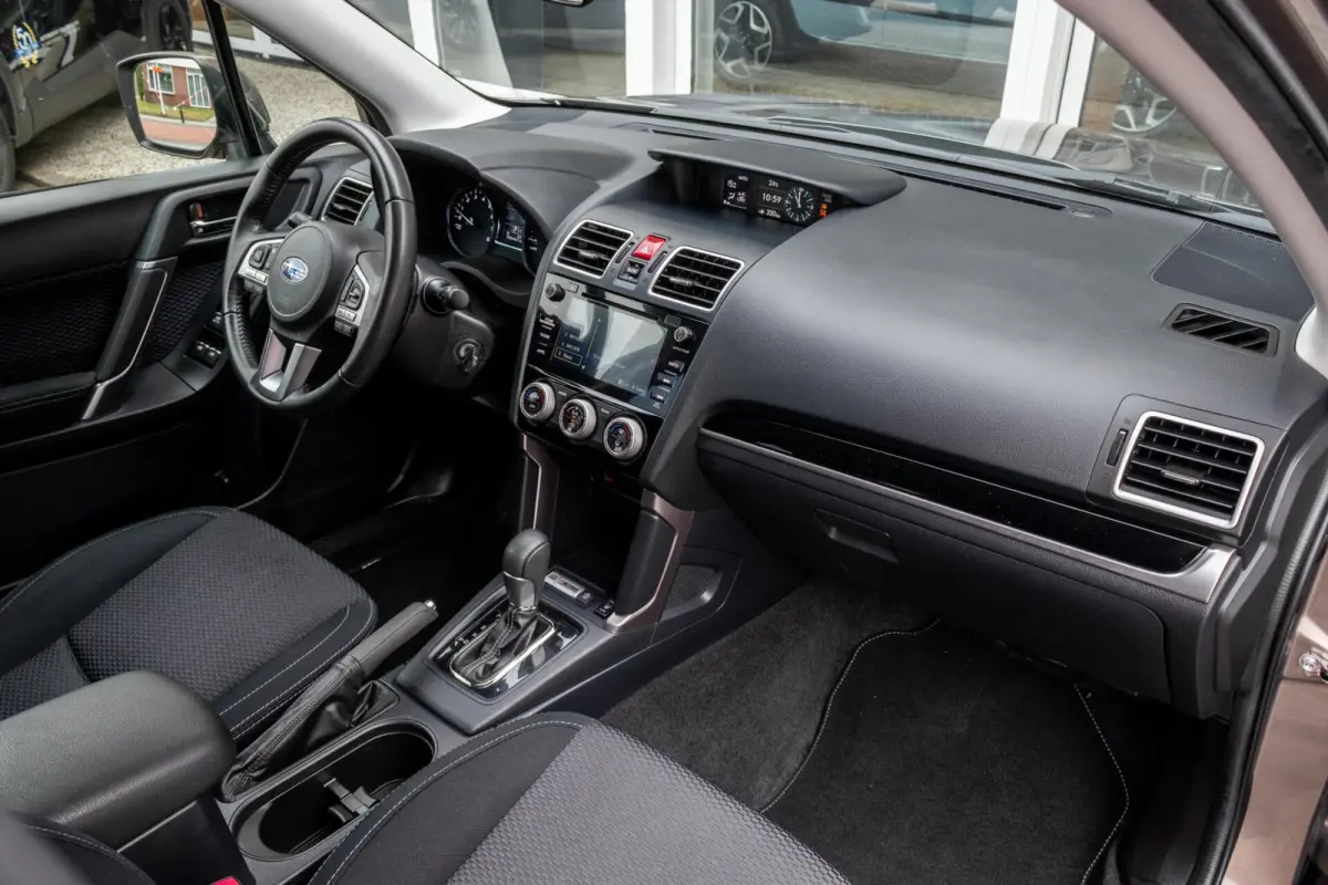 2.0 CVT AWD Luxury Plus | Eyesight | Trekhaak | Adaptive cruise control |