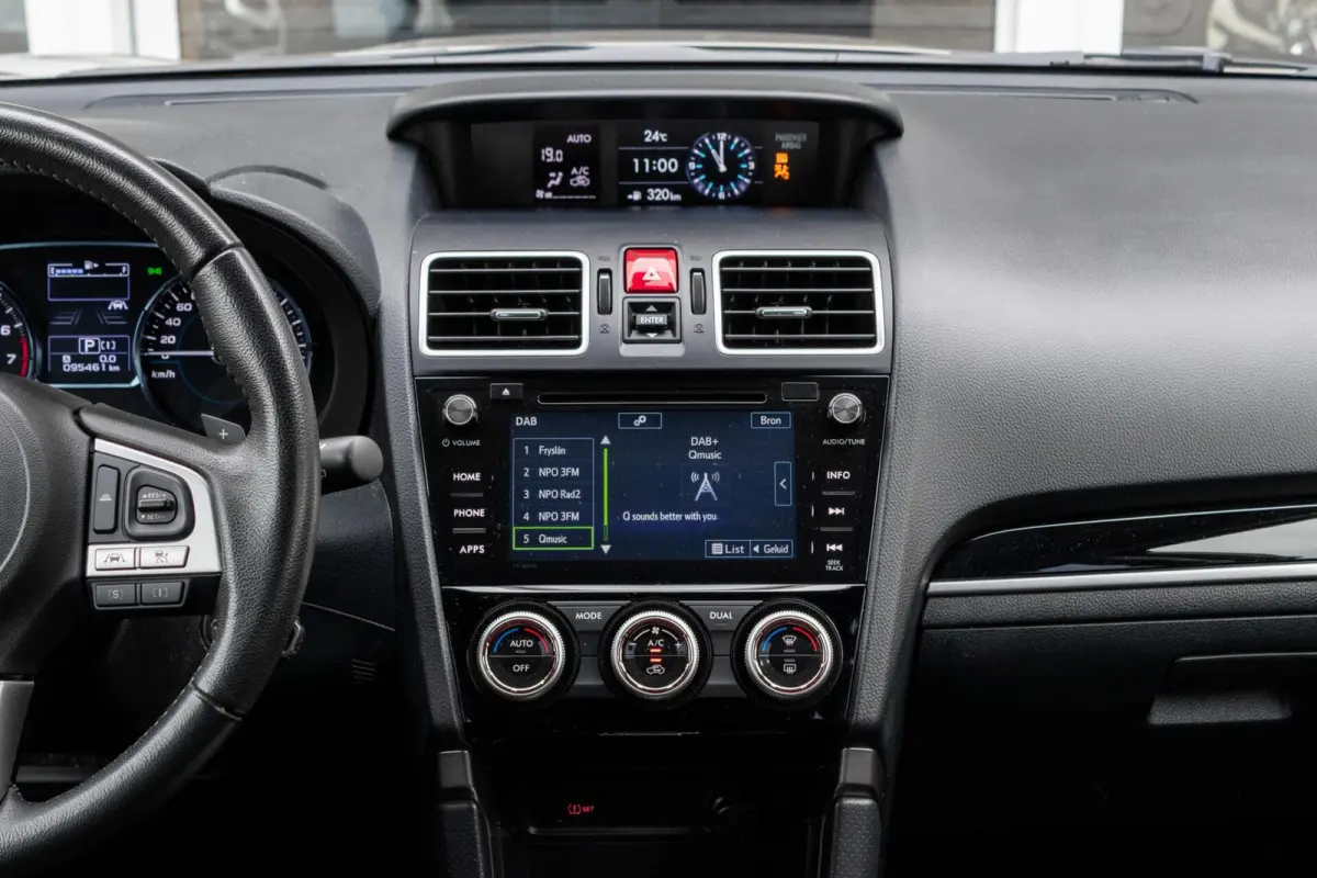 2.0 CVT AWD Luxury Plus | Eyesight | Trekhaak | Adaptive cruise control |