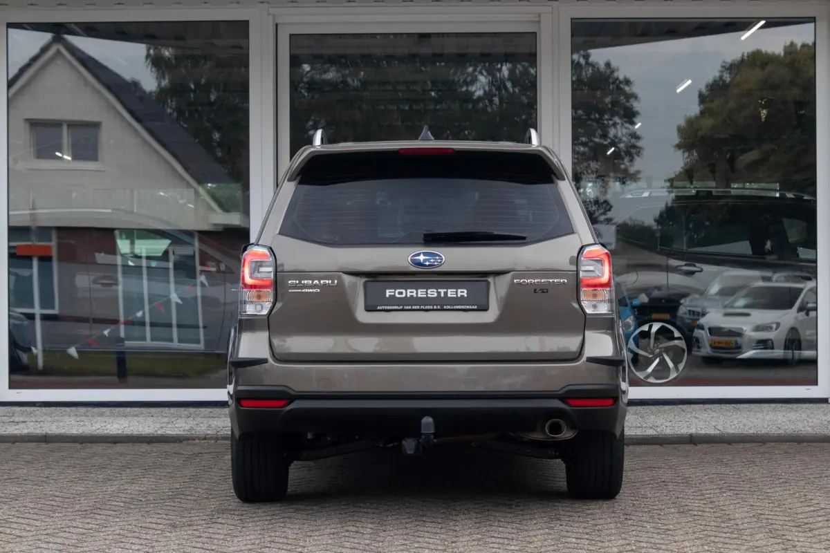 2.0 CVT AWD Luxury Plus | Eyesight | Trekhaak | Adaptive cruise control |