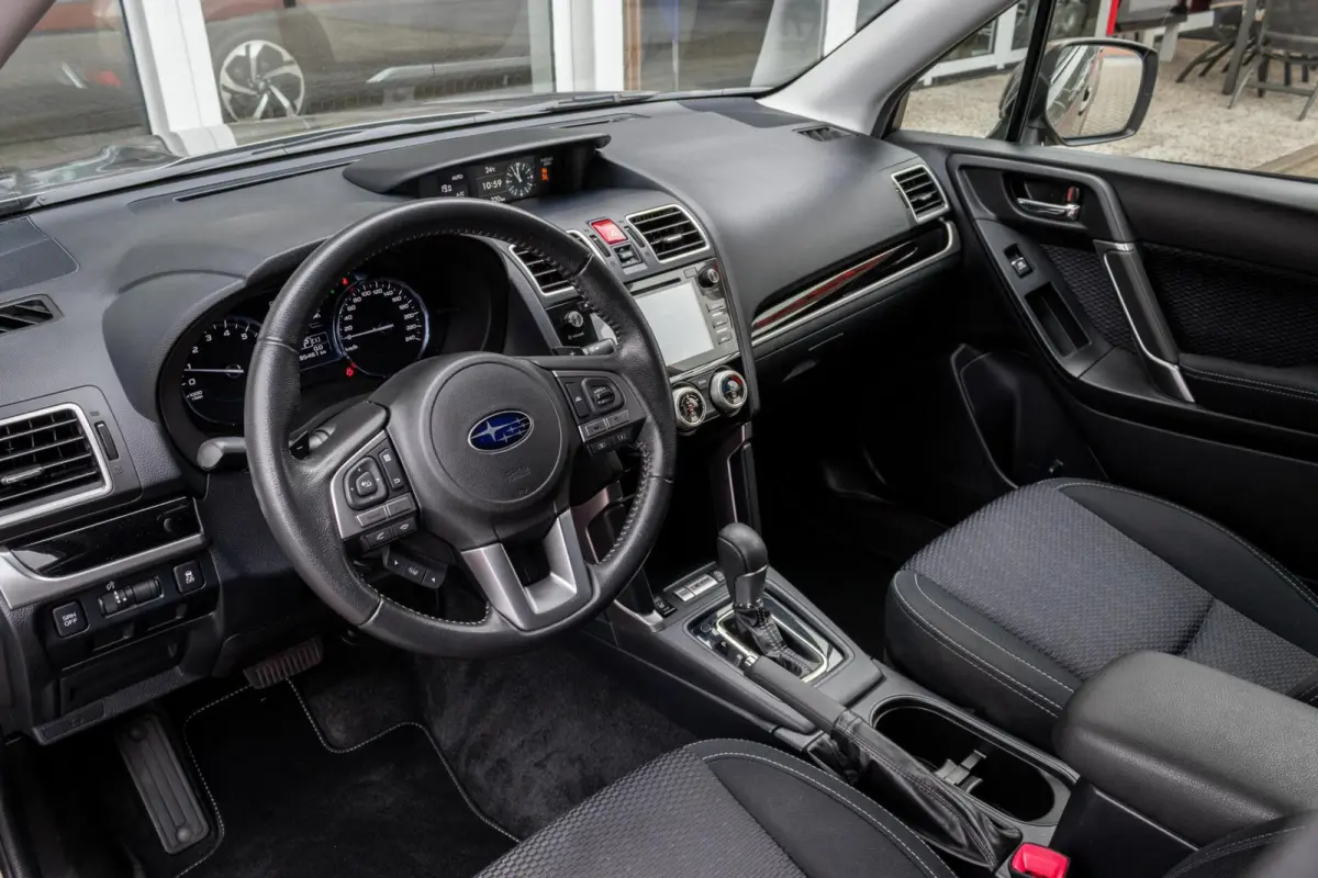 2.0 CVT AWD Luxury Plus | Eyesight | Trekhaak | Adaptive cruise control |