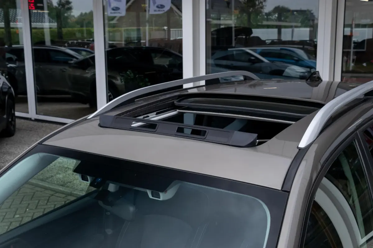 2.0 CVT AWD Luxury Plus | Eyesight | Trekhaak | Adaptive cruise control |