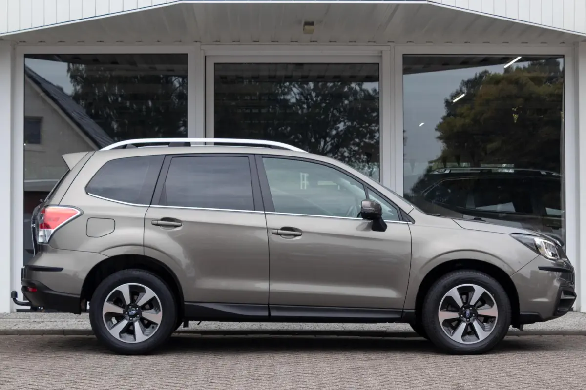 2.0 CVT AWD Luxury Plus | Eyesight | Trekhaak | Adaptive cruise control |