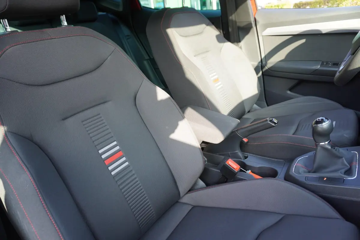 1.0 TSI 95pk FR Business Intense | Beats Audio | Climatronic | Navigatie | Full link