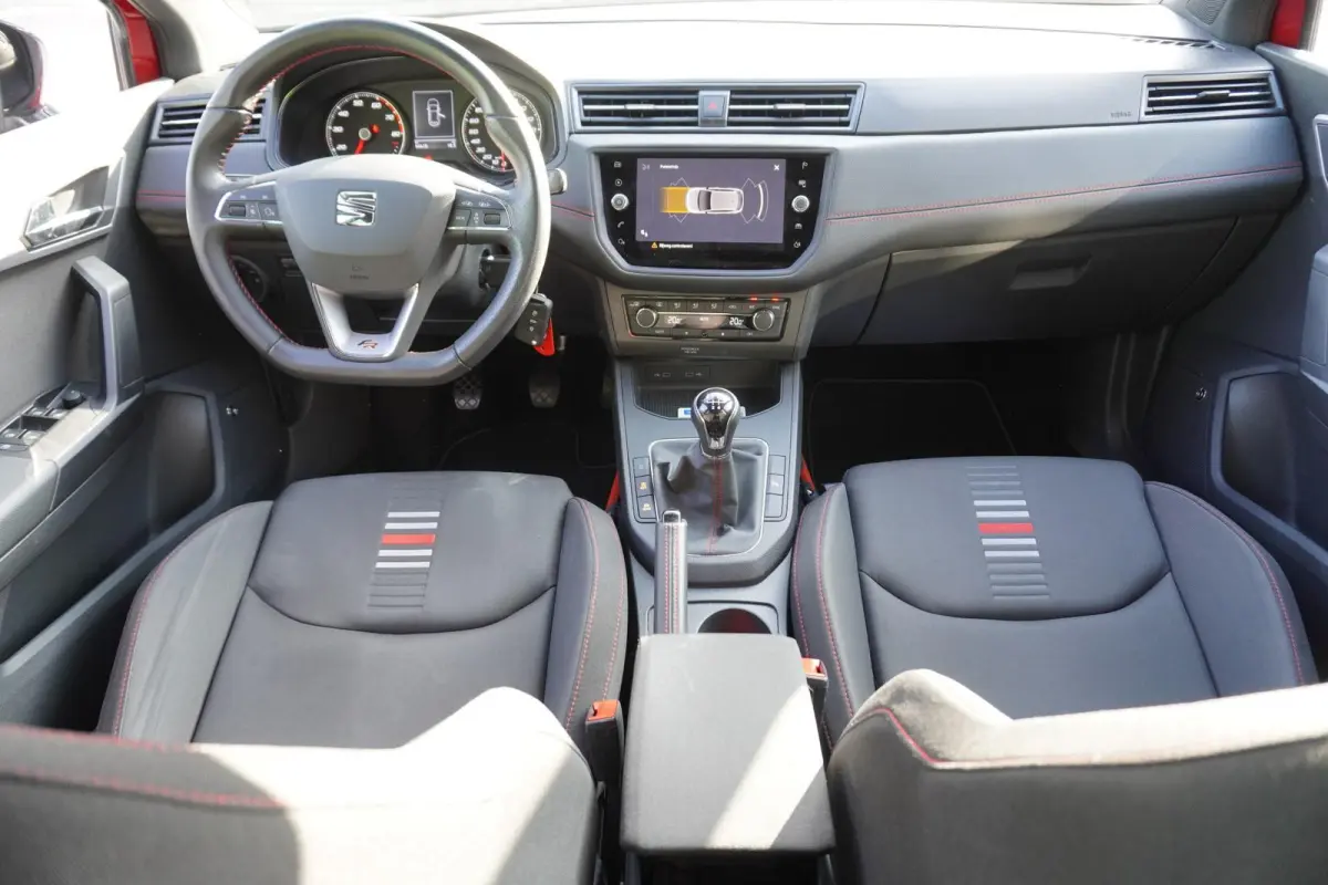 1.0 TSI 95pk FR Business Intense | Beats Audio | Climatronic | Navigatie | Full link