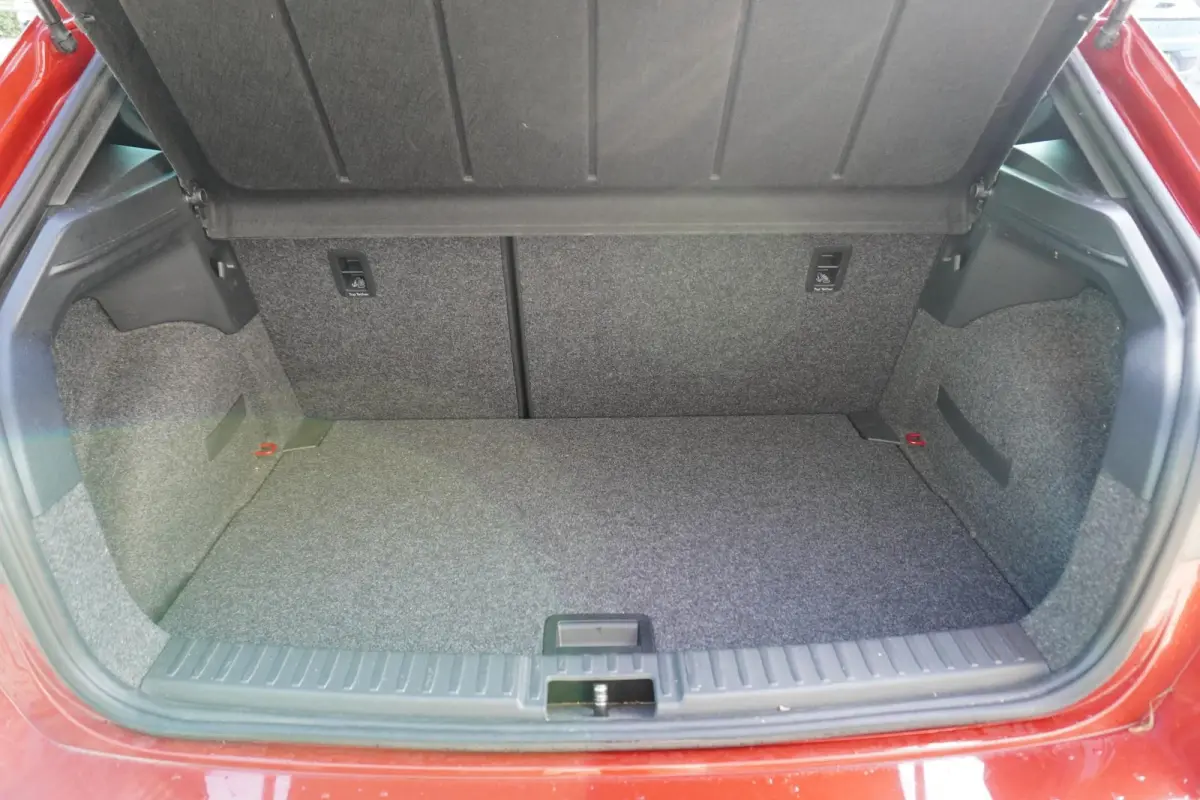 1.0 TSI 95pk FR Business Intense | Beats Audio | Climatronic | Navigatie | Full link