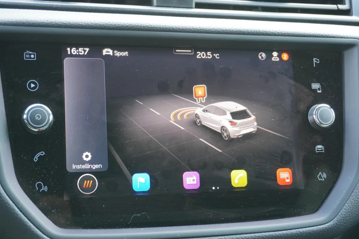 1.0 TSI 95pk FR Business Intense | Beats Audio | Climatronic | Navigatie | Full link