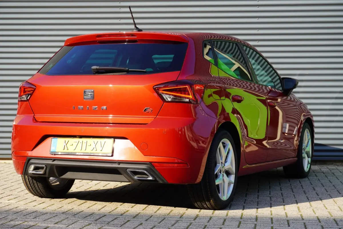 1.0 TSI 95pk FR Business Intense | Beats Audio | Climatronic | Navigatie | Full link