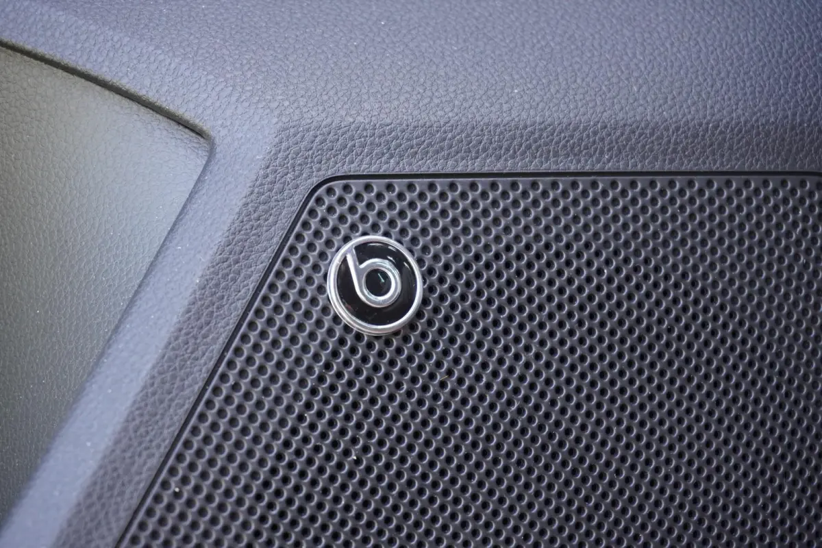 1.0 TSI 95pk FR Business Intense | Beats Audio | Climatronic | Navigatie | Full link