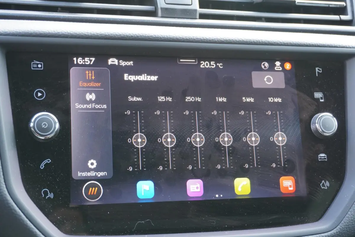 1.0 TSI 95pk FR Business Intense | Beats Audio | Climatronic | Navigatie | Full link
