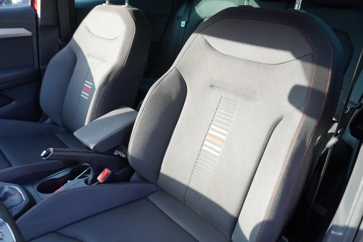 1.0 TSI 95pk FR Business Intense | Beats Audio | Climatronic | Navigatie | Full link
