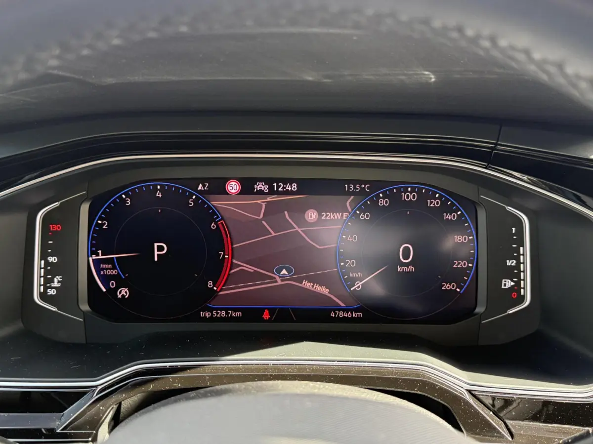 1.0 TSI R-Line Pano|Matrix|IQ|ACC|Camera