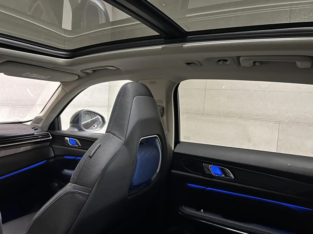 1.5 Plug-in Black Edition Sfeerver. CarPlay 360°