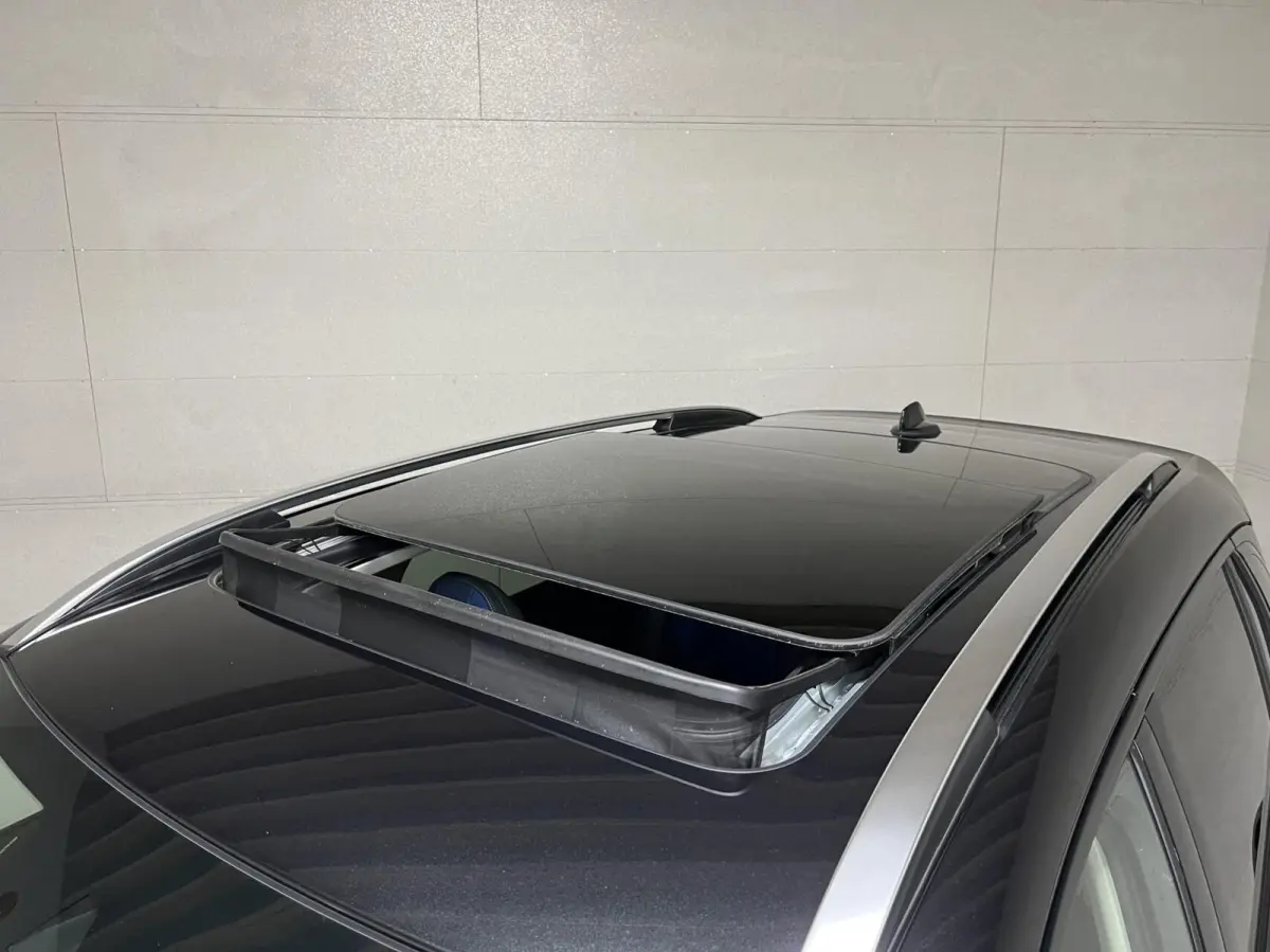1.5 Plug-in Black Edition Sfeerver. CarPlay 360°