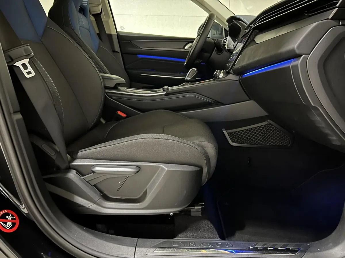 1.5 Plug-in Black Edition Sfeerver. CarPlay 360°