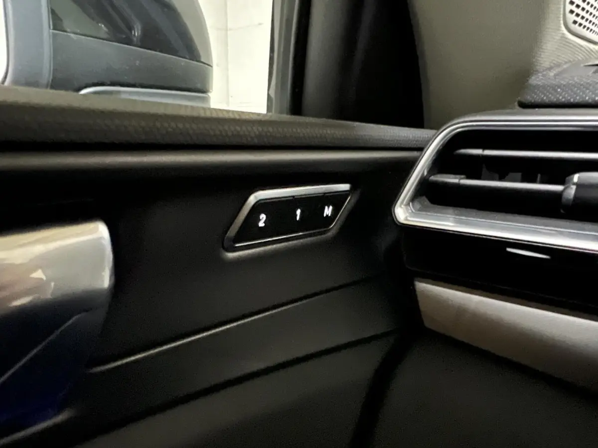 1.5 Plug-in Black Edition Sfeerver. CarPlay 360°