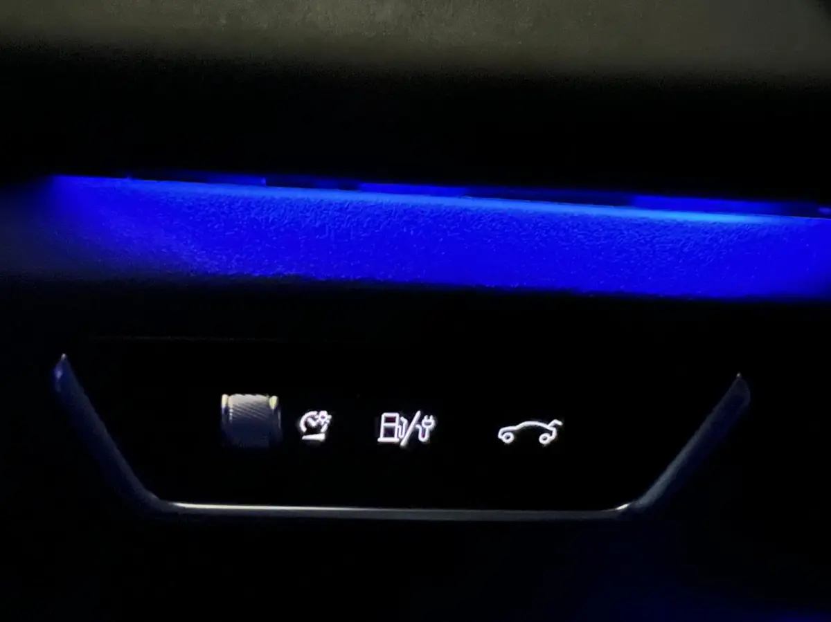 1.5 Plug-in Black Edition Sfeerver. CarPlay 360°