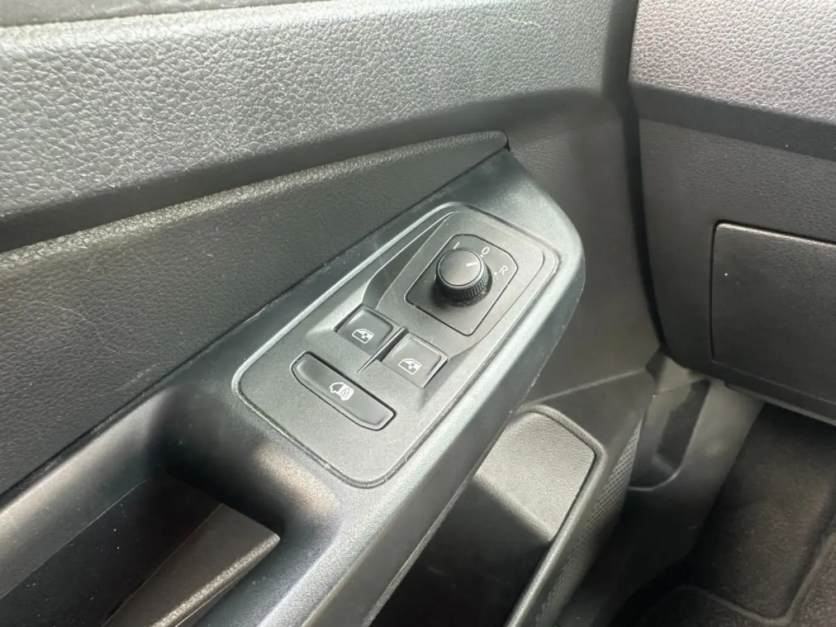 2.0 TDI 6-bak bj2021 *Airco *Cruise *Apple carplay *Trekhaak *NL auto