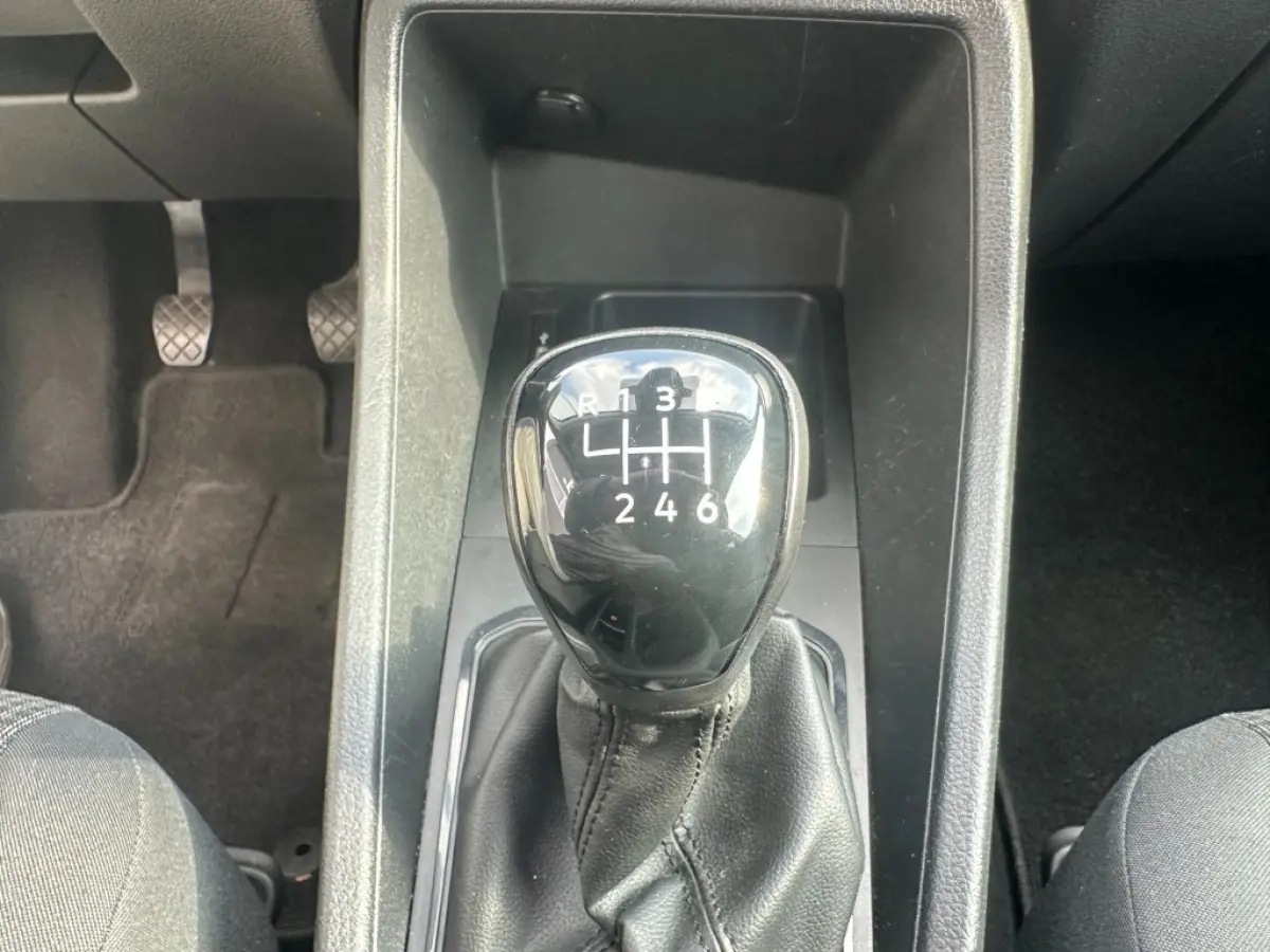 2.0 TDI 6-bak bj2021 *Airco *Cruise *Apple carplay *Trekhaak *NL auto