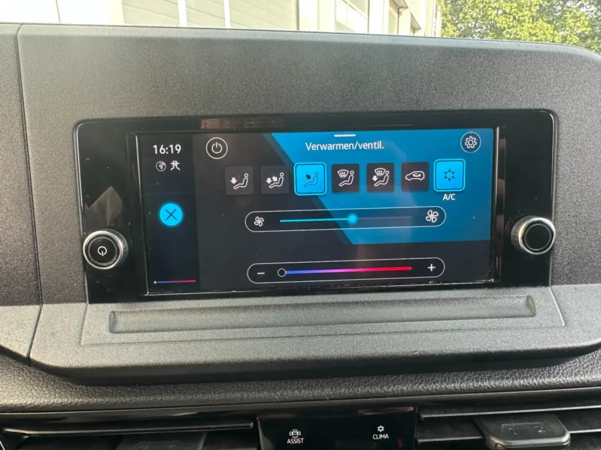 2.0 TDI 6-bak bj2021 *Airco *Cruise *Apple carplay *Trekhaak *NL auto