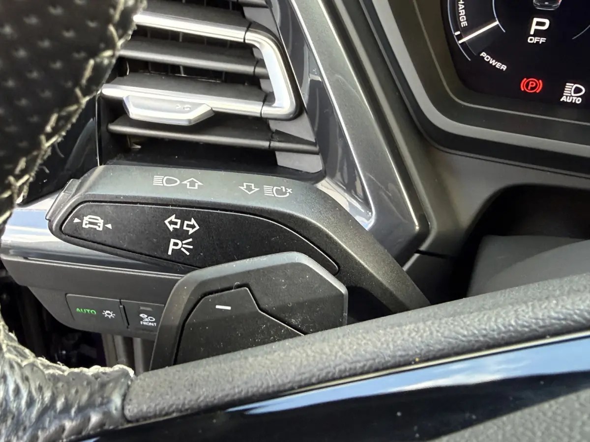 BWJ 2021 40 Launch edition 204 PK S Competition 77 kWh ADAPTIVE CRUISE | 360 CAM. | KEYLESS | PANODAK | MEMORY | RS STOELEN | HUD | DODE HOEK | ELKTR.STOELEN | LEDER | STOELVERW. | ELEK. KLE