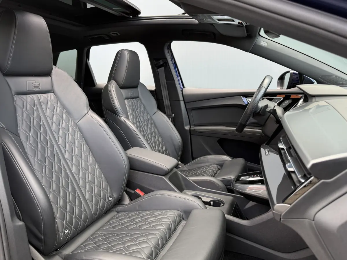 BWJ 2021 40 Launch edition 204 PK S Competition 77 kWh ADAPTIVE CRUISE | 360 CAM. | KEYLESS | PANODAK | MEMORY | RS STOELEN | HUD | DODE HOEK | ELKTR.STOELEN | LEDER | STOELVERW. | ELEK. KLE