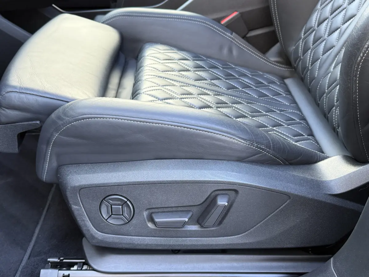 BWJ 2021 40 Launch edition 204 PK S Competition 77 kWh ADAPTIVE CRUISE | 360 CAM. | KEYLESS | PANODAK | MEMORY | RS STOELEN | HUD | DODE HOEK | ELKTR.STOELEN | LEDER | STOELVERW. | ELEK. KLE