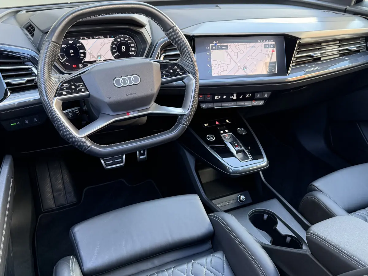 BWJ 2021 40 Launch edition 204 PK S Competition 77 kWh ADAPTIVE CRUISE | 360 CAM. | KEYLESS | PANODAK | MEMORY | RS STOELEN | HUD | DODE HOEK | ELKTR.STOELEN | LEDER | STOELVERW. | ELEK. KLE