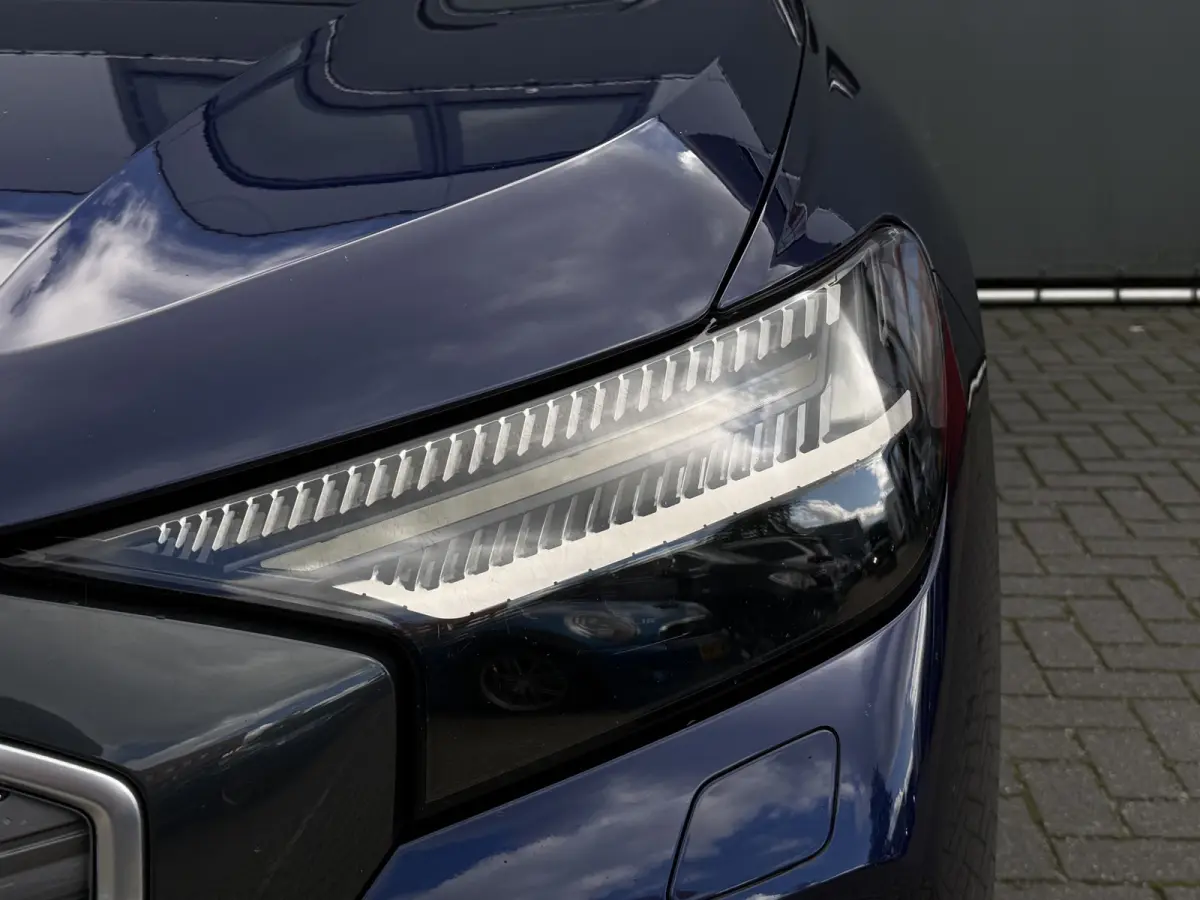 BWJ 2021 40 Launch edition 204 PK S Competition 77 kWh ADAPTIVE CRUISE | 360 CAM. | KEYLESS | PANODAK | MEMORY | RS STOELEN | HUD | DODE HOEK | ELKTR.STOELEN | LEDER | STOELVERW. | ELEK. KLE