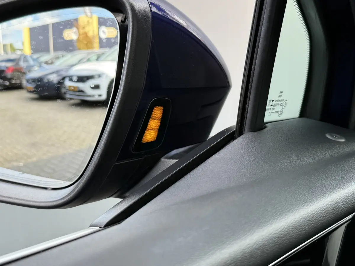 BWJ 2021 40 Launch edition 204 PK S Competition 77 kWh ADAPTIVE CRUISE | 360 CAM. | KEYLESS | PANODAK | MEMORY | RS STOELEN | HUD | DODE HOEK | ELKTR.STOELEN | LEDER | STOELVERW. | ELEK. KLE