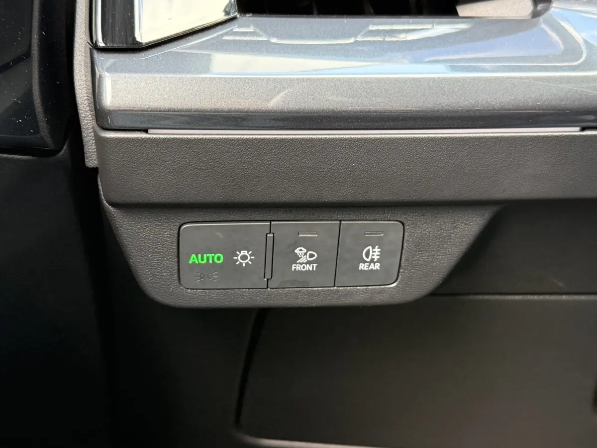 BWJ 2021 40 Launch edition 204 PK S Competition 77 kWh ADAPTIVE CRUISE | 360 CAM. | KEYLESS | PANODAK | MEMORY | RS STOELEN | HUD | DODE HOEK | ELKTR.STOELEN | LEDER | STOELVERW. | ELEK. KLE