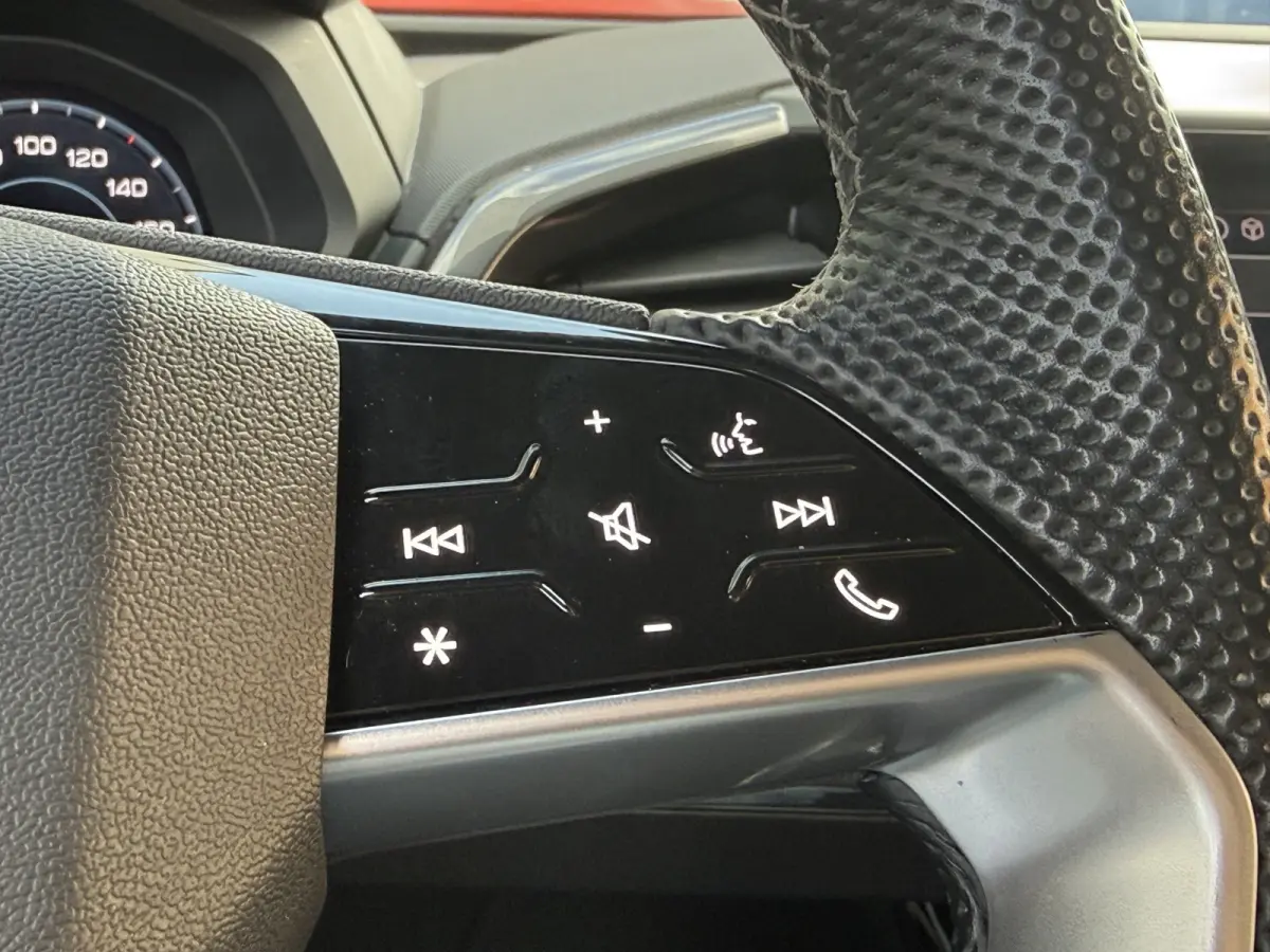 BWJ 2021 40 Launch edition 204 PK S Competition 77 kWh ADAPTIVE CRUISE | 360 CAM. | KEYLESS | PANODAK | MEMORY | RS STOELEN | HUD | DODE HOEK | ELKTR.STOELEN | LEDER | STOELVERW. | ELEK. KLE