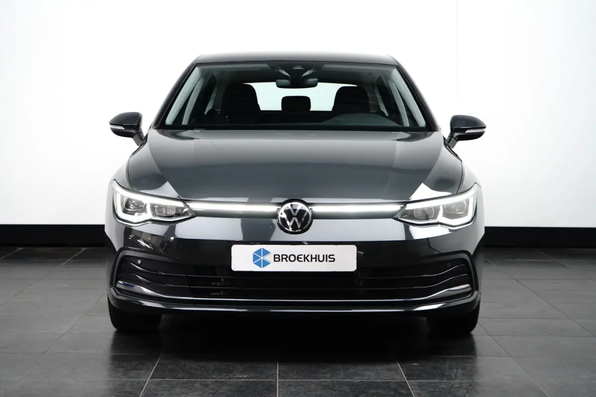1.4 eHybrid Style l Elektr. Stoel incl Memory l Trekhaak Elektr. l Velours Bekleding l Stoelverwarming l Side Assist l Sensoren voor en achter l
