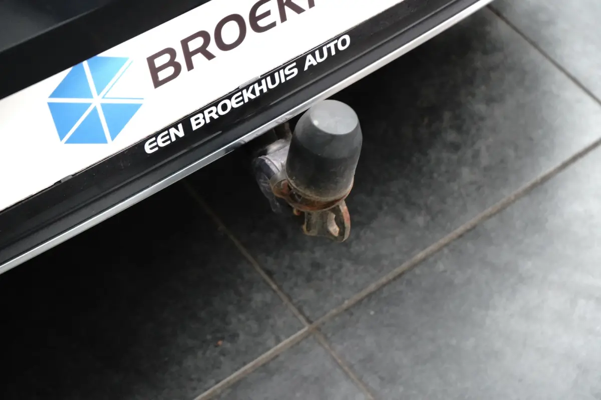 1.4 eHybrid Style l Elektr. Stoel incl Memory l Trekhaak Elektr. l Velours Bekleding l Stoelverwarming l Side Assist l Sensoren voor en achter l