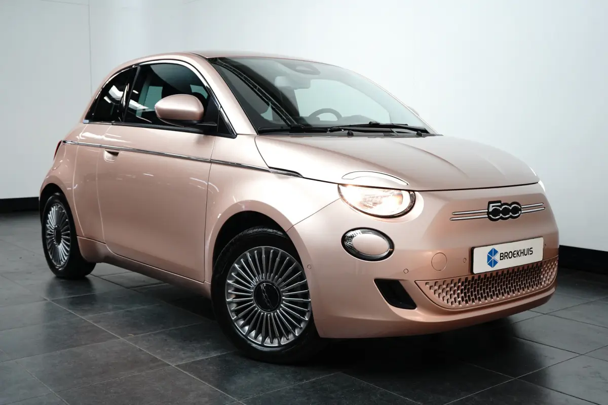 3+1 Icon 42 kWh 118 pk | Stoelverwarming | 16 inch LM-Velgen | Apple Carplay |