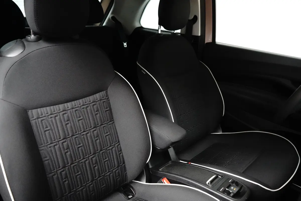3+1 Icon 42 kWh 118 pk | Stoelverwarming | 16 inch LM-Velgen | Apple Carplay |