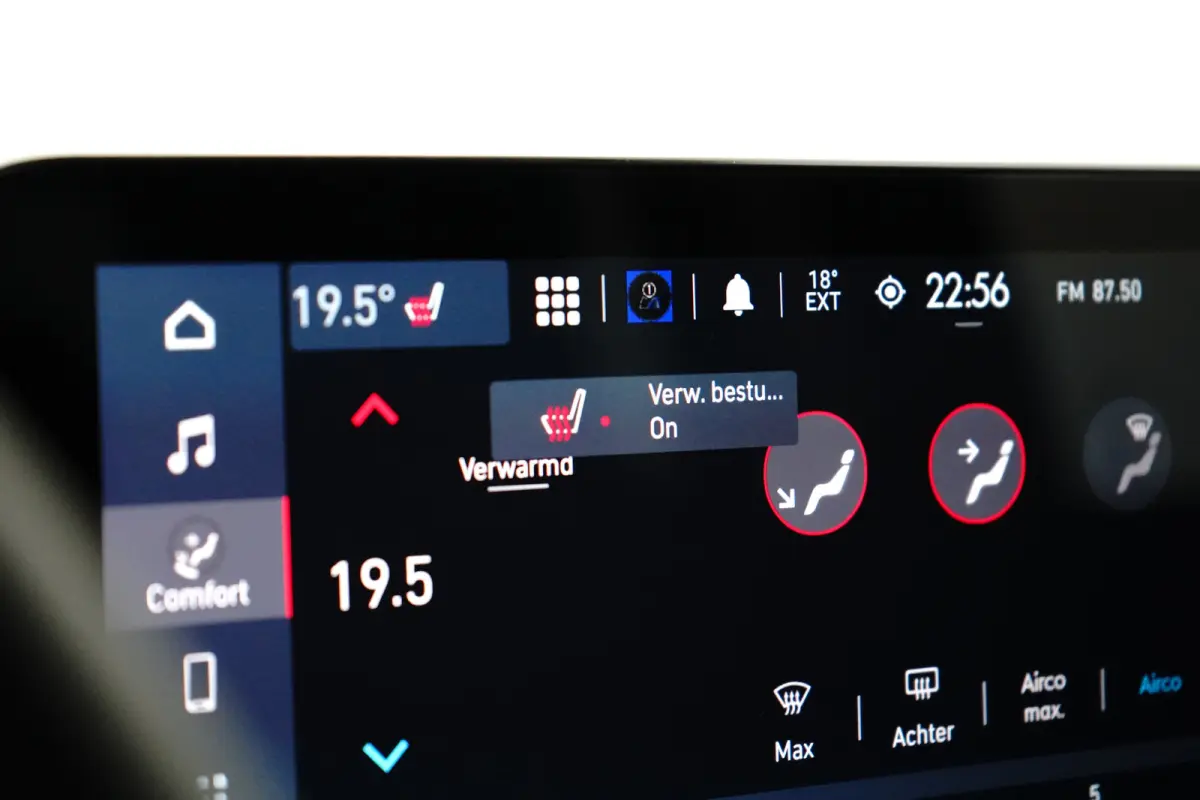3+1 Icon 42 kWh 118 pk | Stoelverwarming | 16 inch LM-Velgen | Apple Carplay |