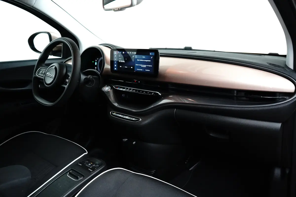 3+1 Icon 42 kWh 118 pk | Stoelverwarming | 16 inch LM-Velgen | Apple Carplay |