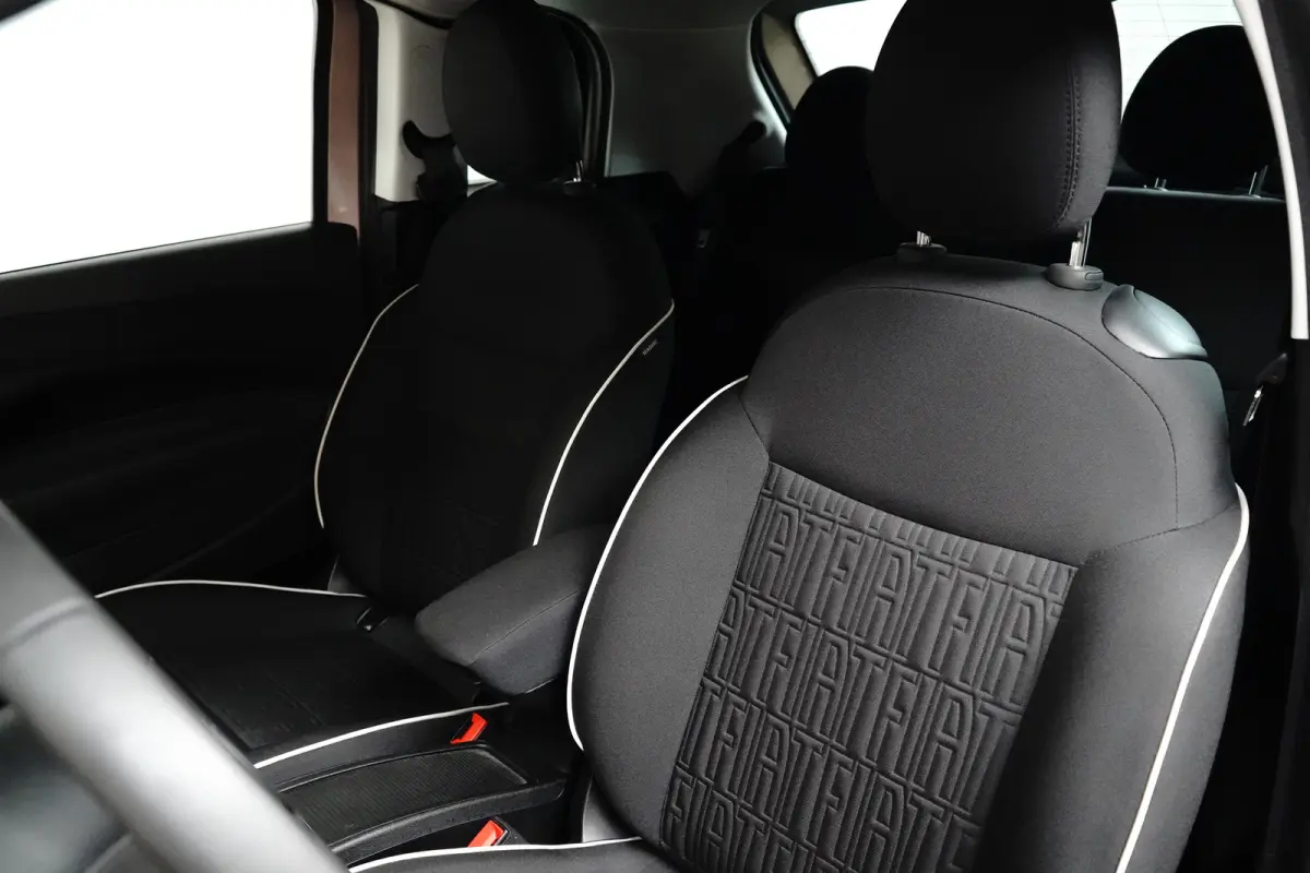 3+1 Icon 42 kWh 118 pk | Stoelverwarming | 16 inch LM-Velgen | Apple Carplay |