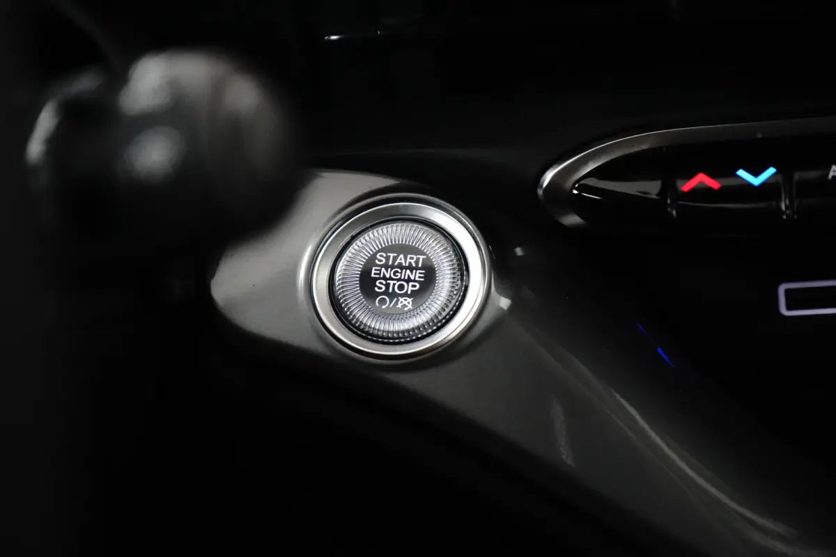 3+1 Icon 42 kWh 118 pk | Stoelverwarming | 16 inch LM-Velgen | Apple Carplay |