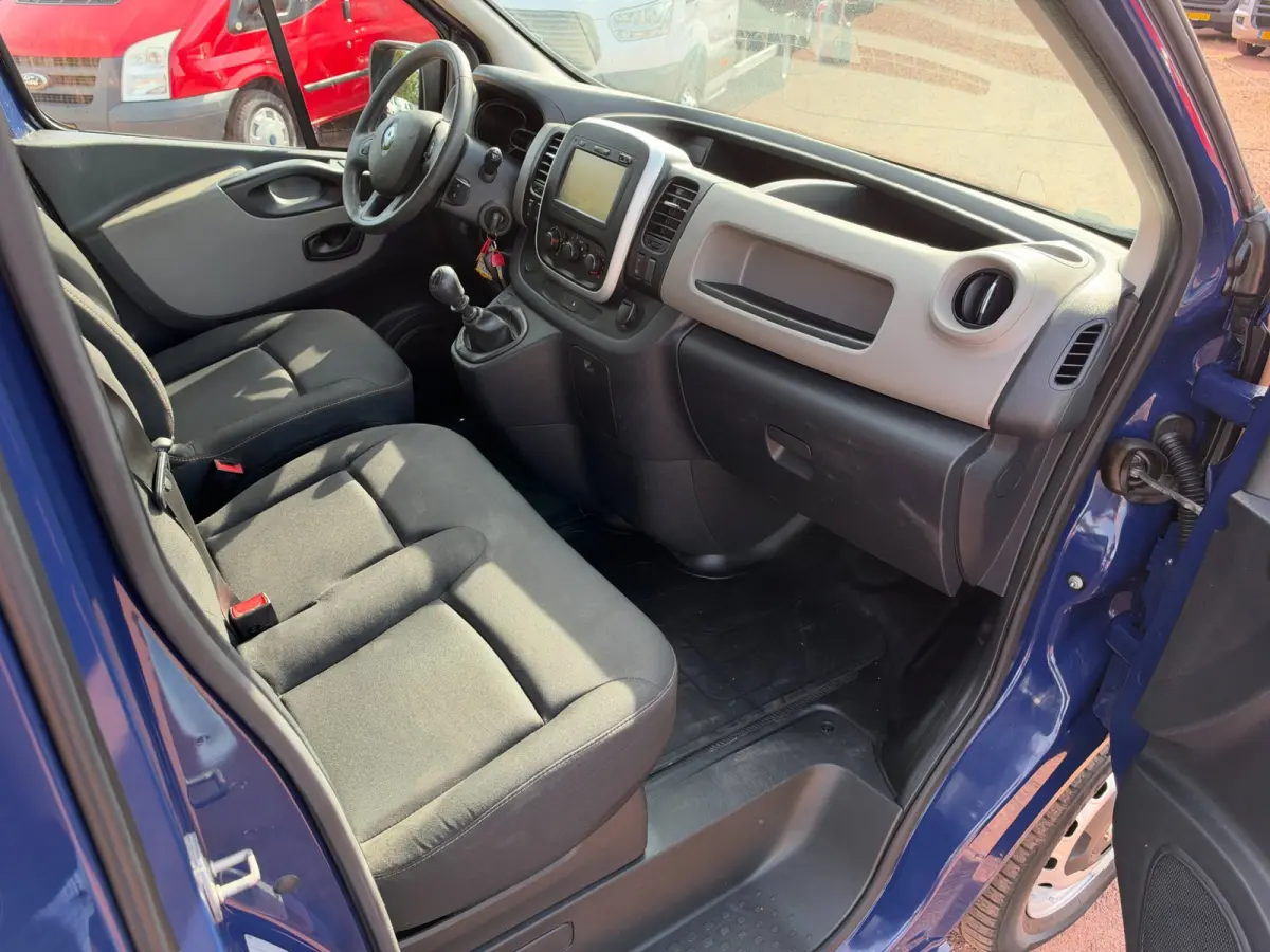 1.6 dCi T29 L1H1 Navigatie / Airco / Imperiaal