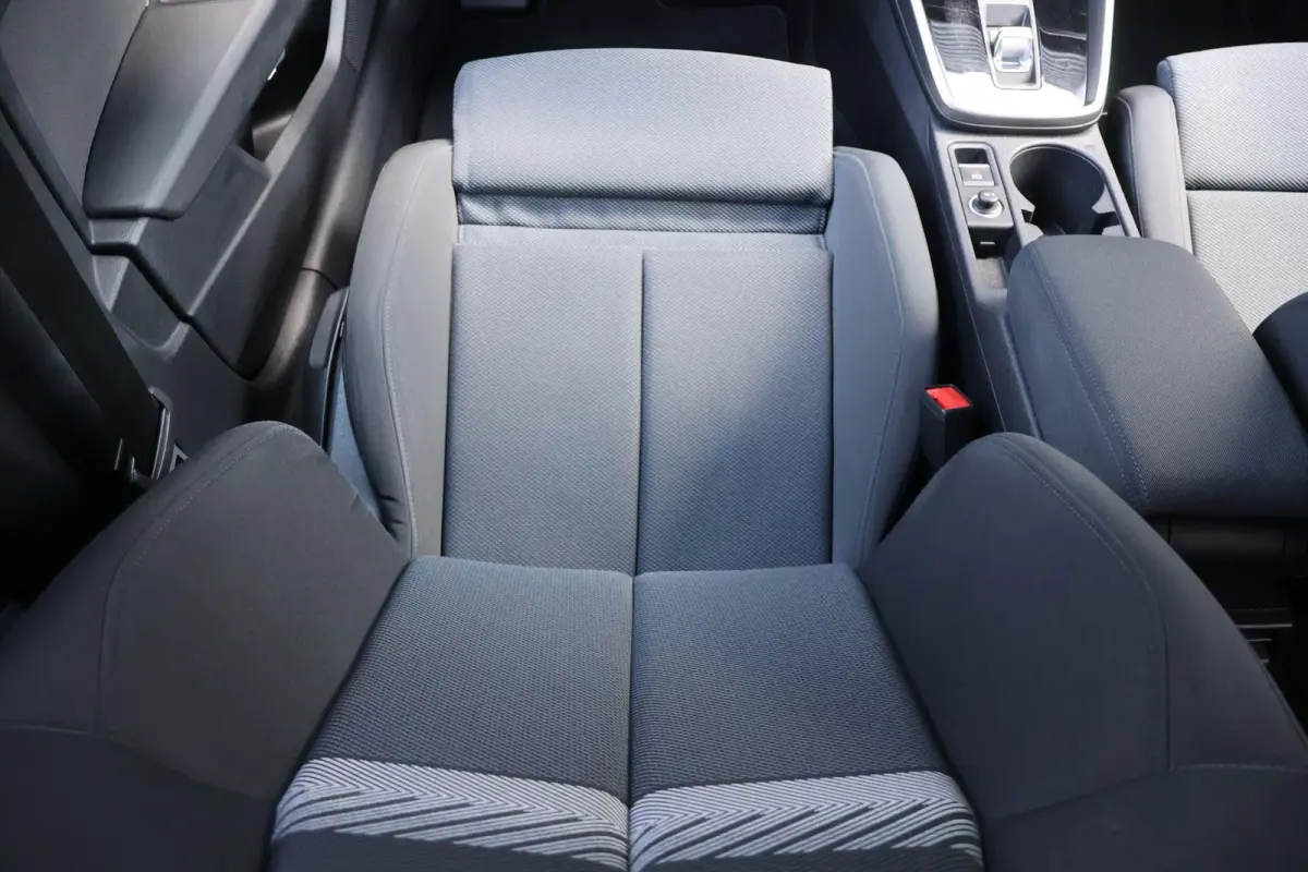 40 TFSIe 204pk Business edition | Trekhaak Afneembaar | Draadloos Carplay | Sportstoelen+verwarming | Draadloze telefoonlader | Privacy glas | Navigatie