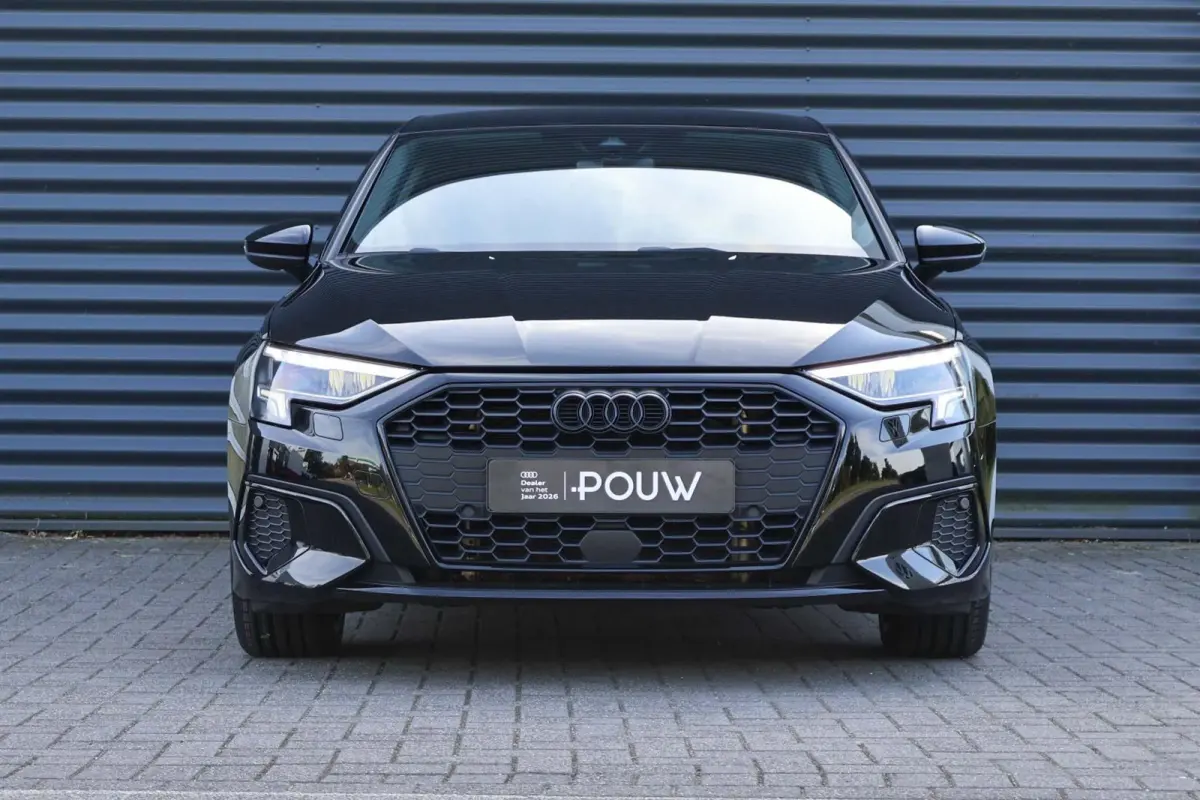40 TFSIe 204pk Business edition | Trekhaak Afneembaar | Draadloos Carplay | Sportstoelen+verwarming | Draadloze telefoonlader | Privacy glas | Navigatie