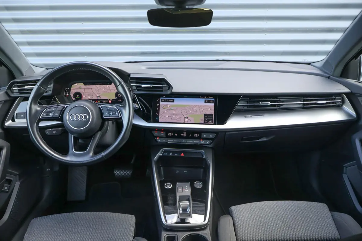 40 TFSIe 204pk Business edition | Trekhaak Afneembaar | Draadloos Carplay | Sportstoelen+verwarming | Draadloze telefoonlader | Privacy glas | Navigatie