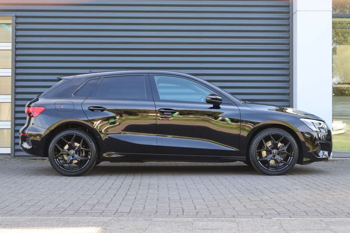 40 TFSIe 204pk Business edition | Trekhaak Afneembaar | Draadloos Carplay | Sportstoelen+verwarming | Draadloze telefoonlader | Privacy glas | Navigatie