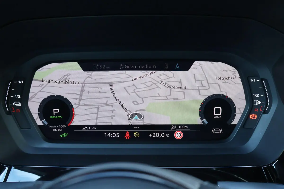 40 TFSIe 204pk Business edition | Trekhaak Afneembaar | Draadloos Carplay | Sportstoelen+verwarming | Draadloze telefoonlader | Privacy glas | Navigatie