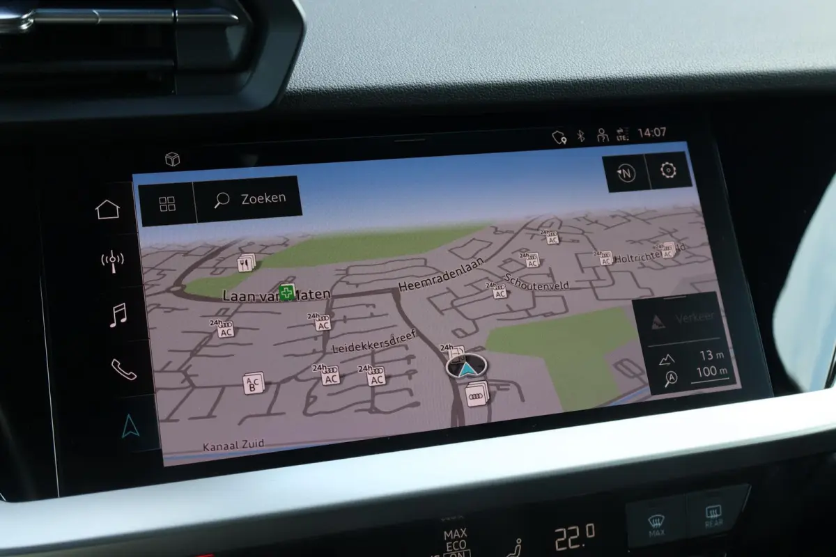 40 TFSIe 204pk Business edition | Trekhaak Afneembaar | Draadloos Carplay | Sportstoelen+verwarming | Draadloze telefoonlader | Privacy glas | Navigatie