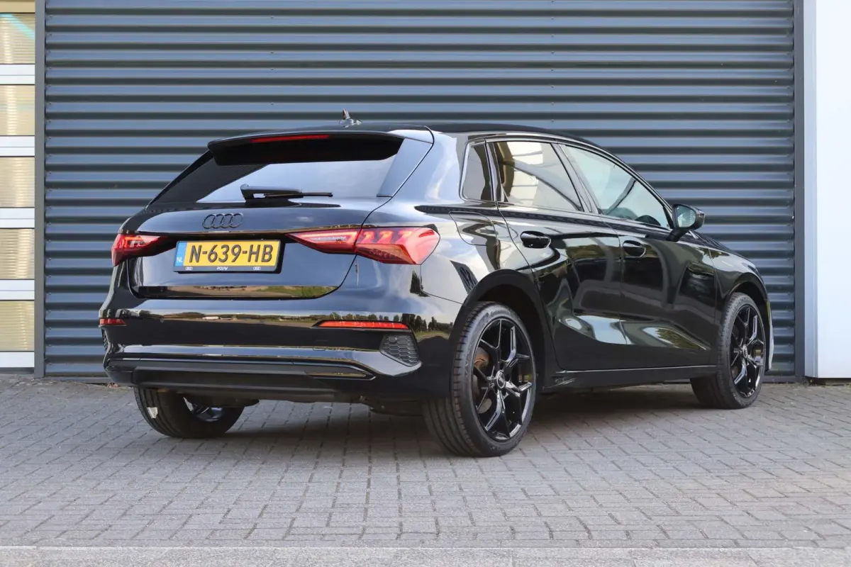 40 TFSIe 204pk Business edition | Trekhaak Afneembaar | Draadloos Carplay | Sportstoelen+verwarming | Draadloze telefoonlader | Privacy glas | Navigatie